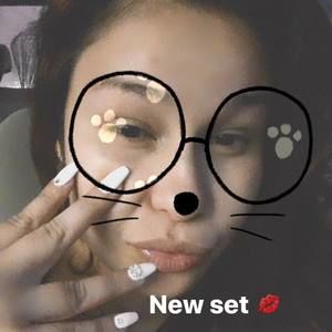 Meet your Posher, Deedee